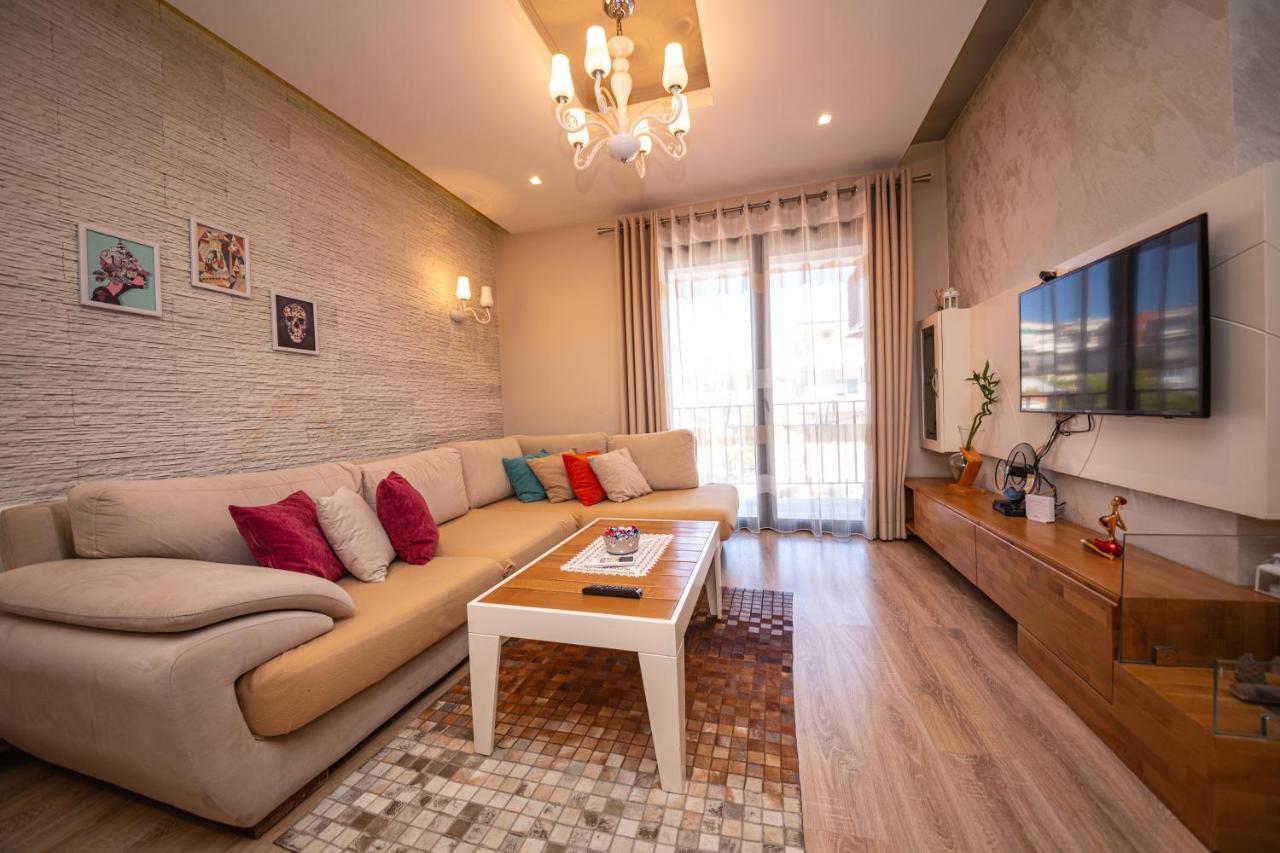 Milestone Deluxe Apartment Tirana Exterior photo